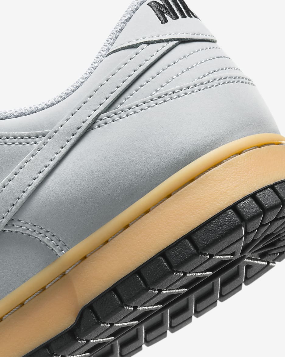 Nike Dunk Low Retro SE Men's Shoes - Wolf Grey/Gum Yellow/Black/Wolf Grey