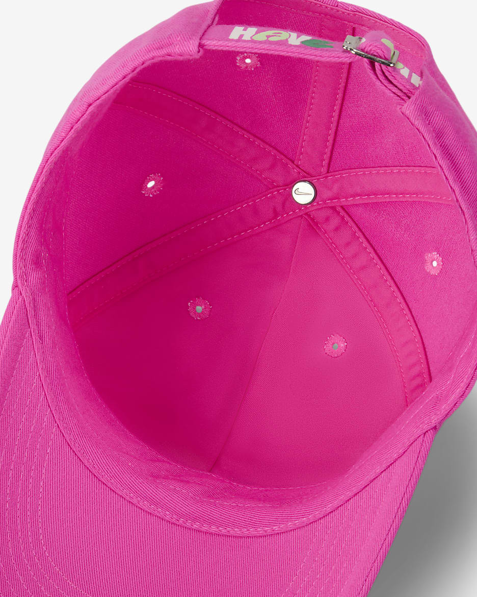 Nike Club Older Kids' Cap - Laser Fuchsia/Vapour Green