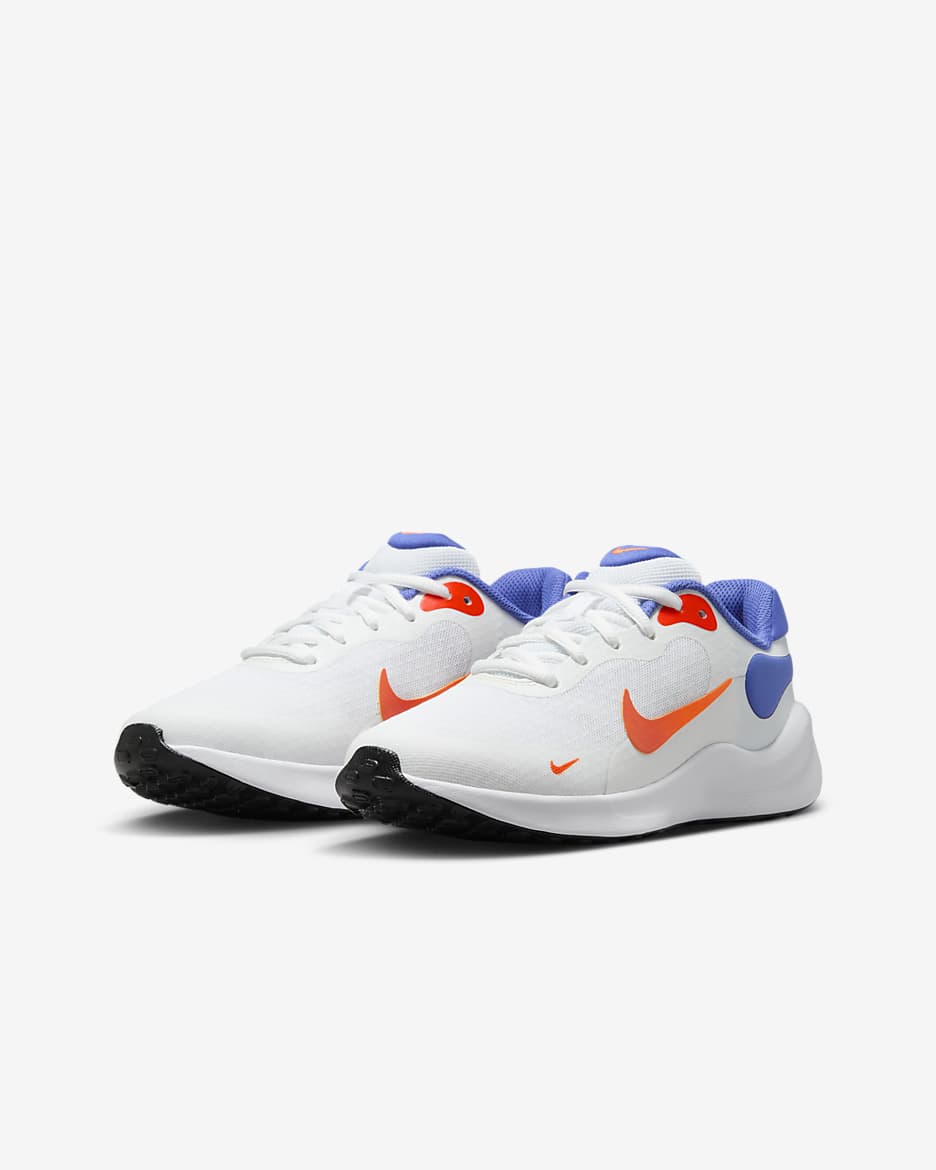 Nike Revolution 7 futócipő nagyobb gyerekeknek - Fehér/Astronomy Blue/Total Orange/Team Orange