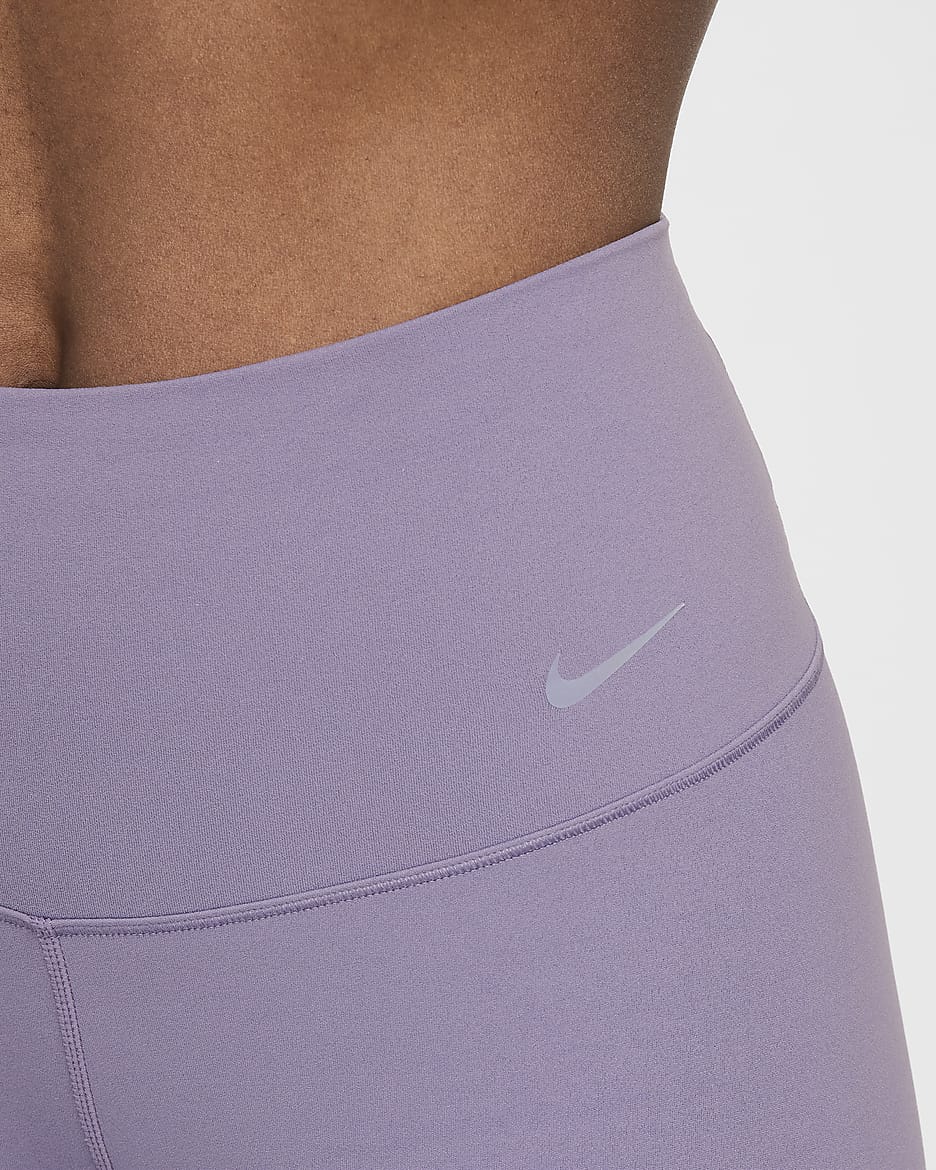 Nike Zenvy enyhe tartást adó, magas derekú, 20,5 cm-es női kerékpáros rövidnadrág - Daybreak/Fekete