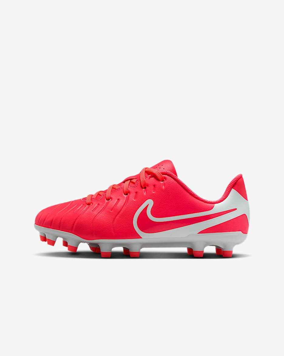 Scarpa da calcio multiterreno a taglio basso Nike Jr. Tiempo Legend 10 Club – Bambino/a e ragazzo/a - Hot Lava/Bianco
