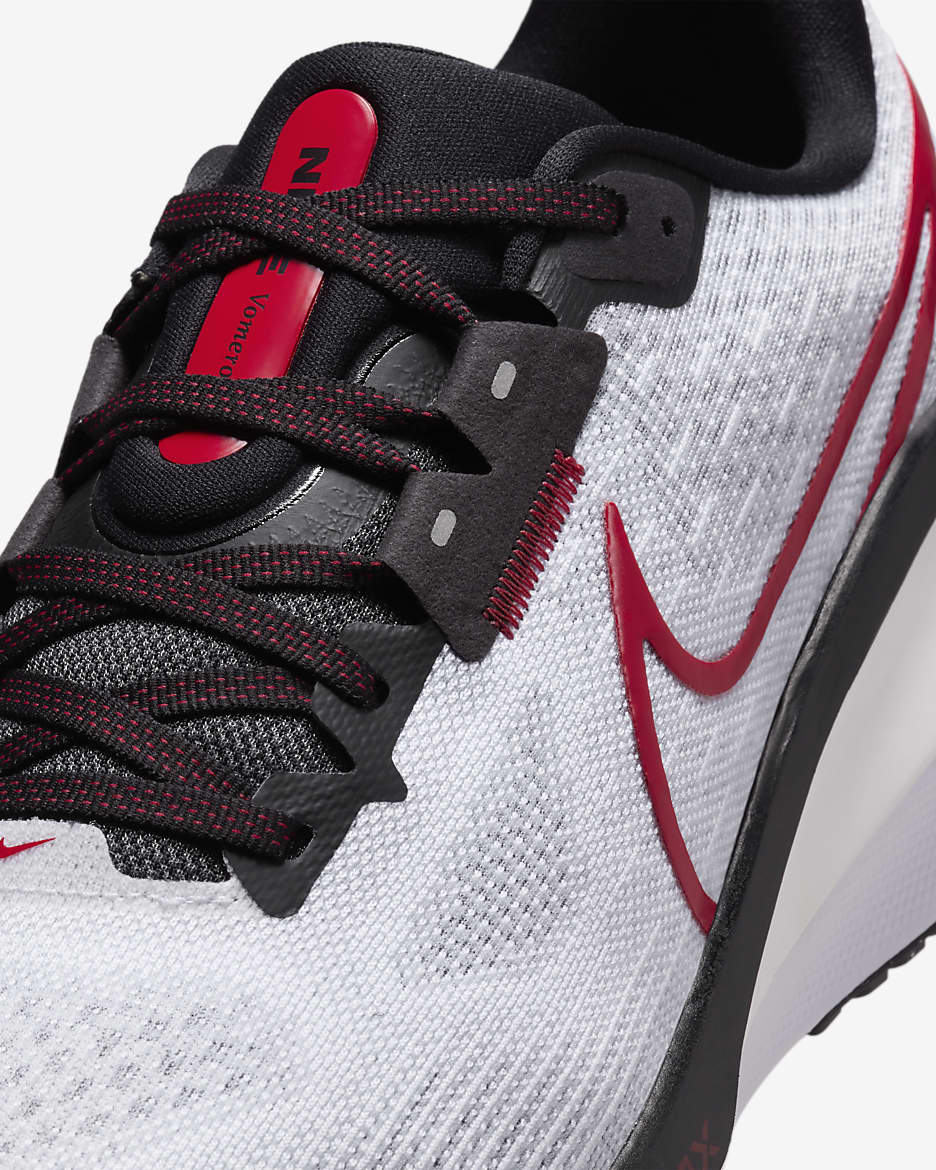 Tenis de correr en pavimento para hombre Nike Vomero 17 - Blanco/Rojo pasión/Tinte platino/Negro