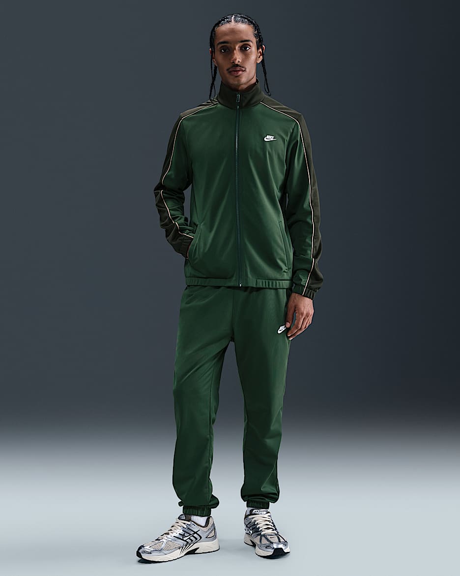 Conjunto deportivo de tejido Knit de poliéster para hombre Nike Sportswear Club - Abeto/Secuoya/Beige paracaídas/Blanco