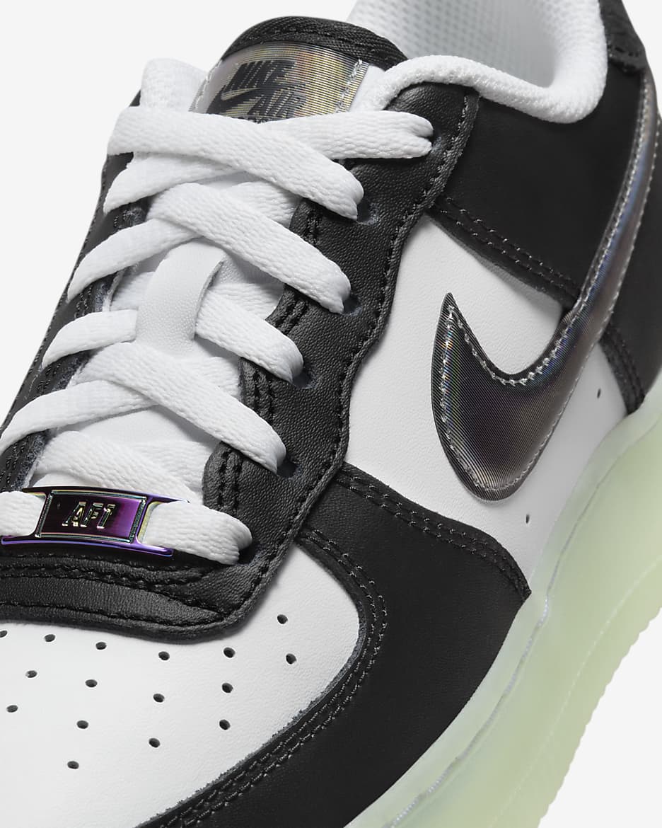 Nike Air Force 1 LV8 Older Kids' Shoes - White/Vapour Green/Black