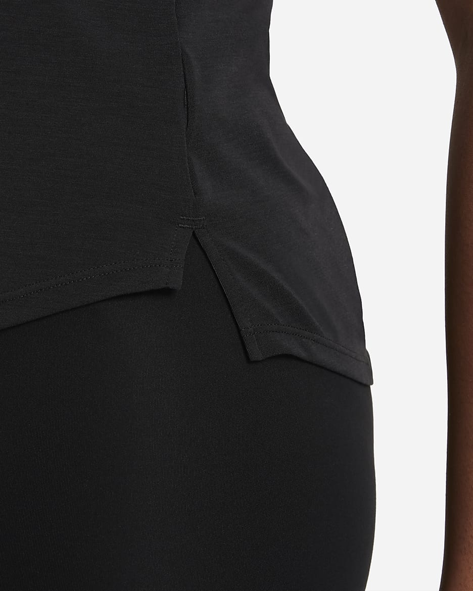 Haut à manches courtes et coupe standard Nike Dri-FIT UV One Luxe pour femme - Noir