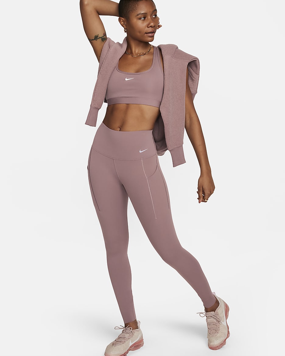 Nike Universa leggings i full lengde med middels støtte, høyt liv og lommer til dame - Smokey Mauve/Svart