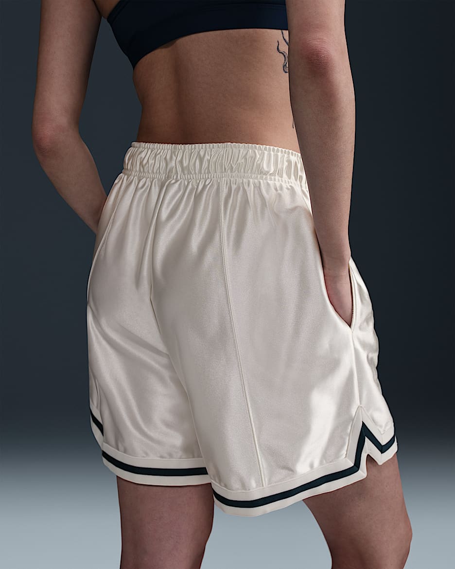 Nike Sportswear Women's Loose Mid-Rise Graphic Shorts