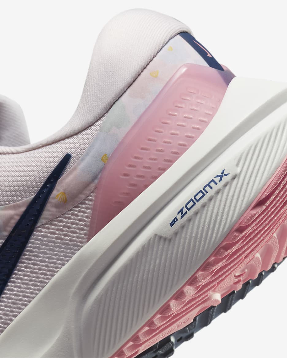 Nike Vomero 16 Premium Women's Road Running Shoes - Pearl Pink/White/Coral Chalk/Midnight Navy