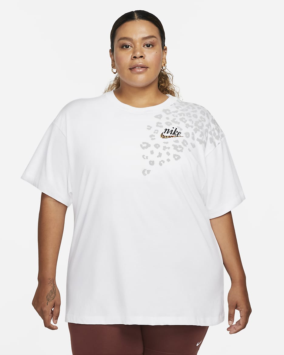 Nike Sportswear Women’s Boyfriend Fit T-Shirt (Plus Size) - White