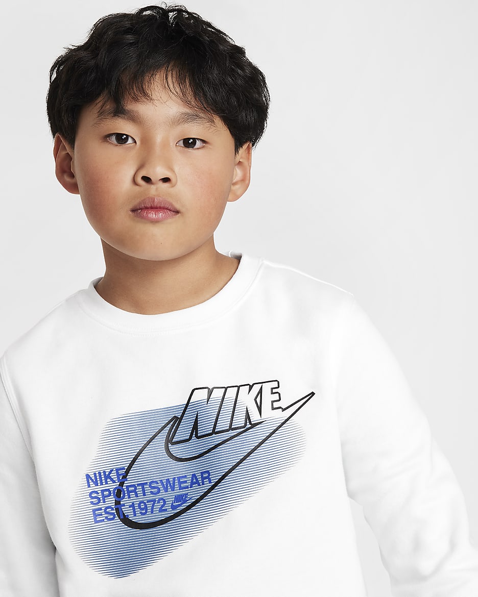 Nike Sportswear Standard Issue Older Kids' (Boys') Crew-Neck Sweatshirt - White