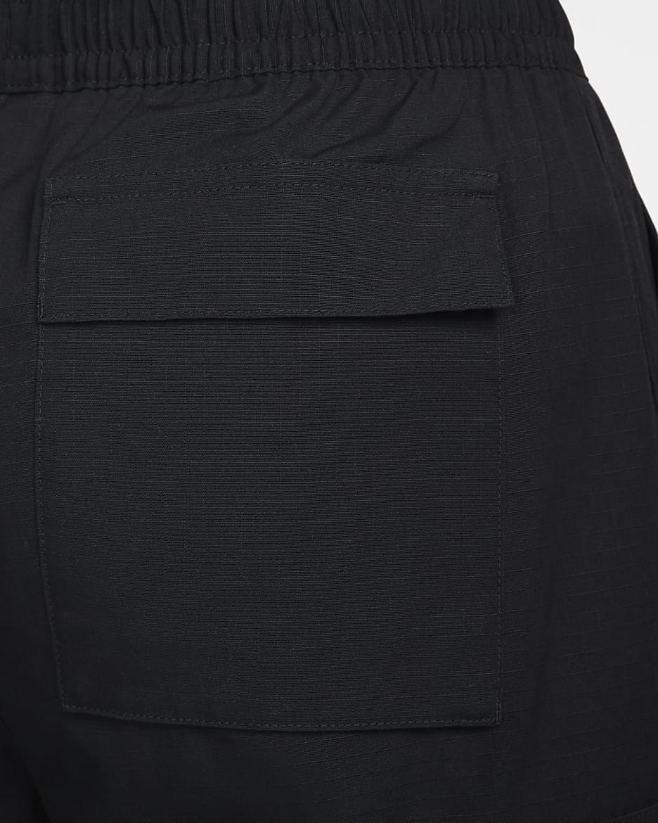 Nike Club Men's Woven Cargo Shorts - Black/White