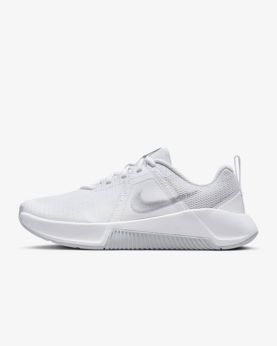 Tenis de entrenamiento para mujer Nike MC Trainer 3 - Blanco/Polvo fotón/Platino metalizado