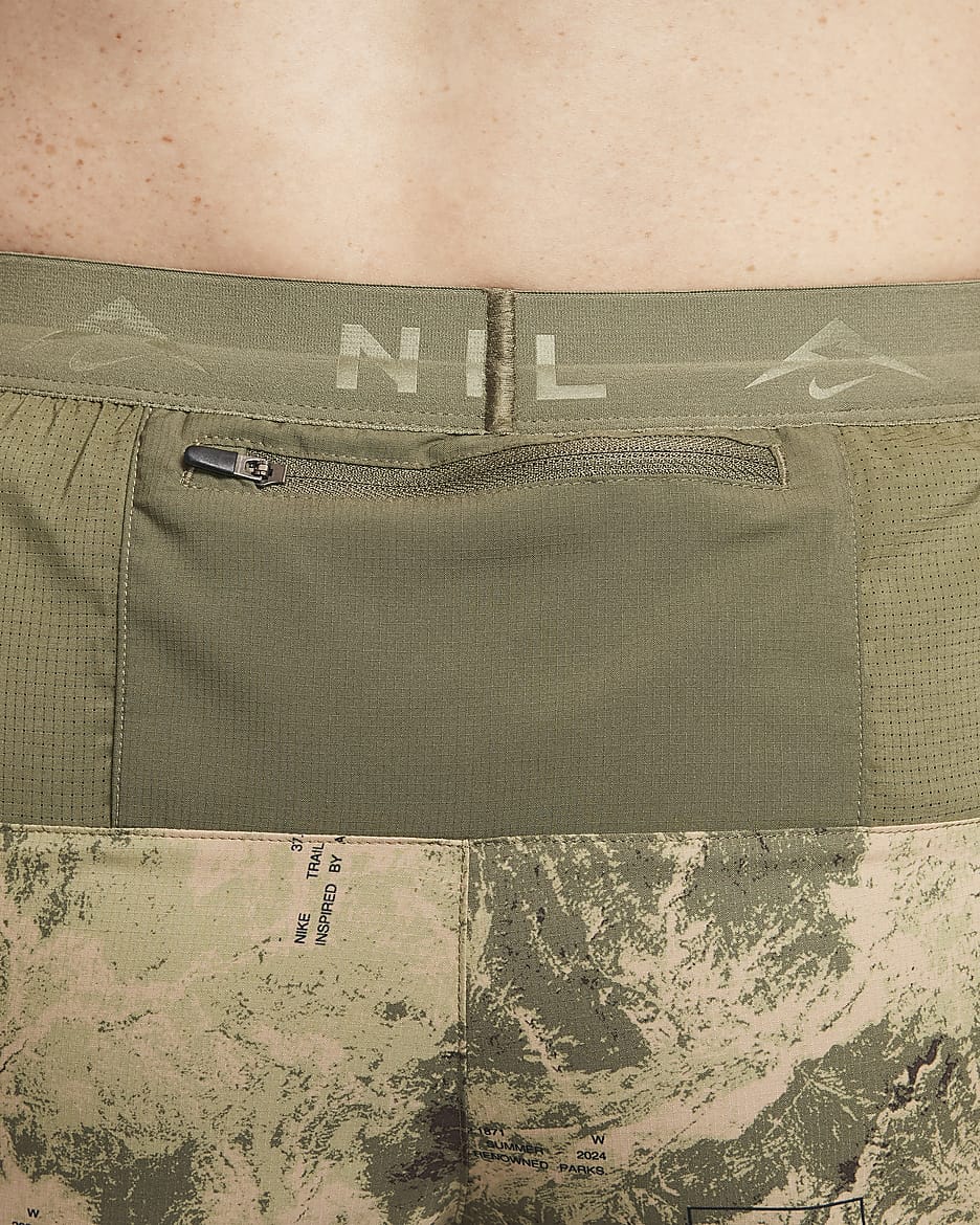 Nike Stride Dri-FIT fôret løpeshorts til herre (18 cm) - Medium Olive/Medium Olive/Medium Olive/Svart