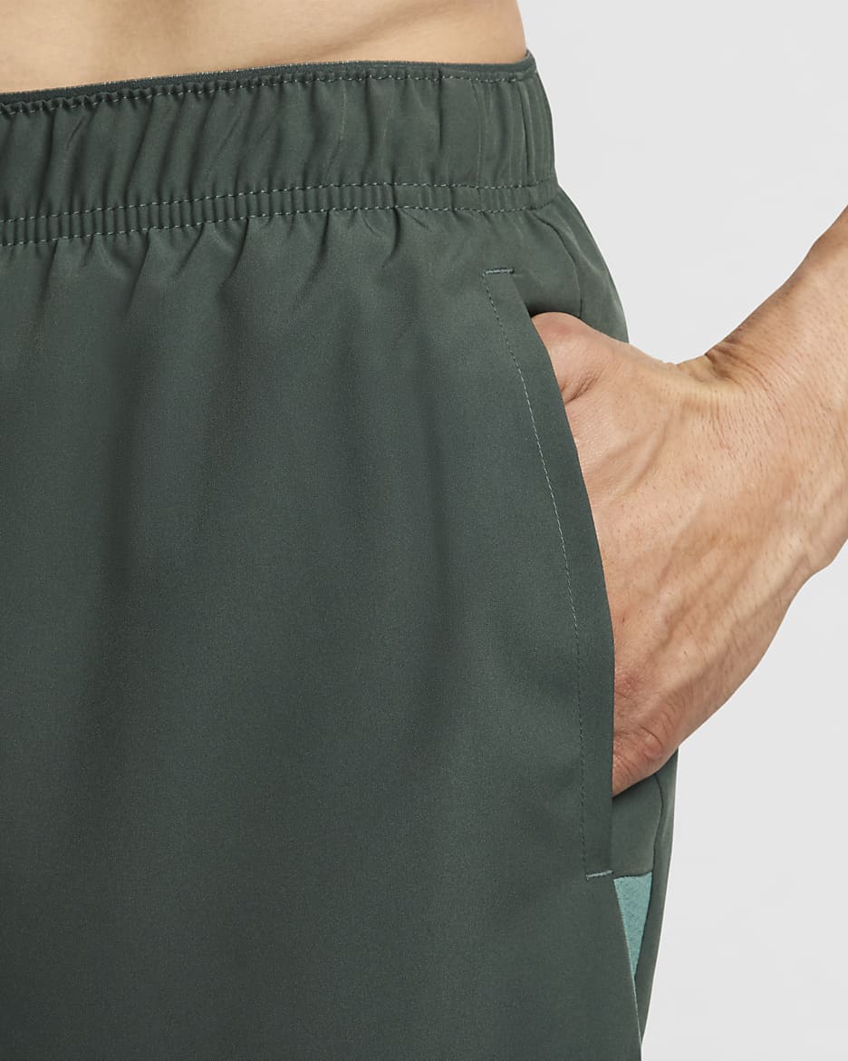 Nike Challenger Dri-FIT hardloopshorts met binnenbroek voor heren (18 cm) - Vintage Green/Bicoastal/Zwart