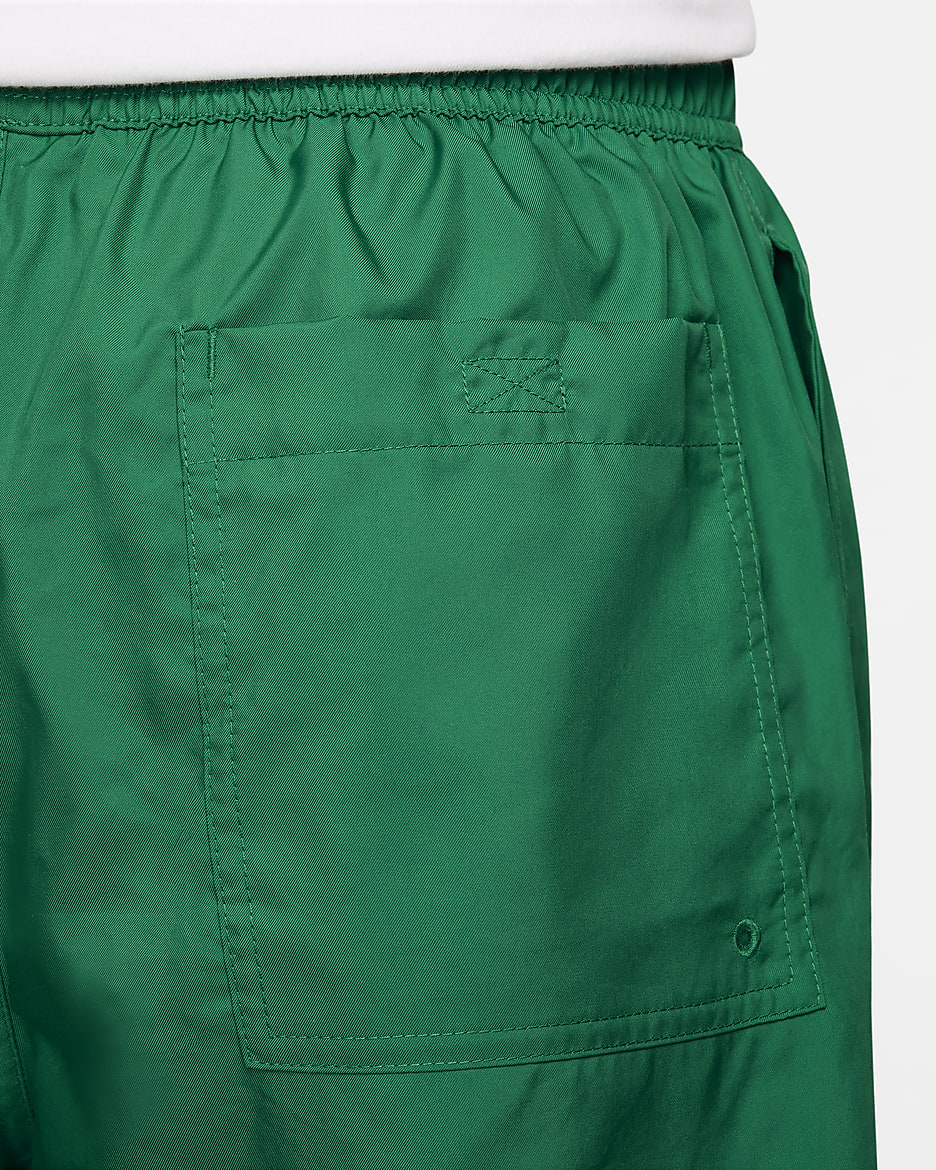 Nike Club Men's Woven Flow Shorts - Malachite/White