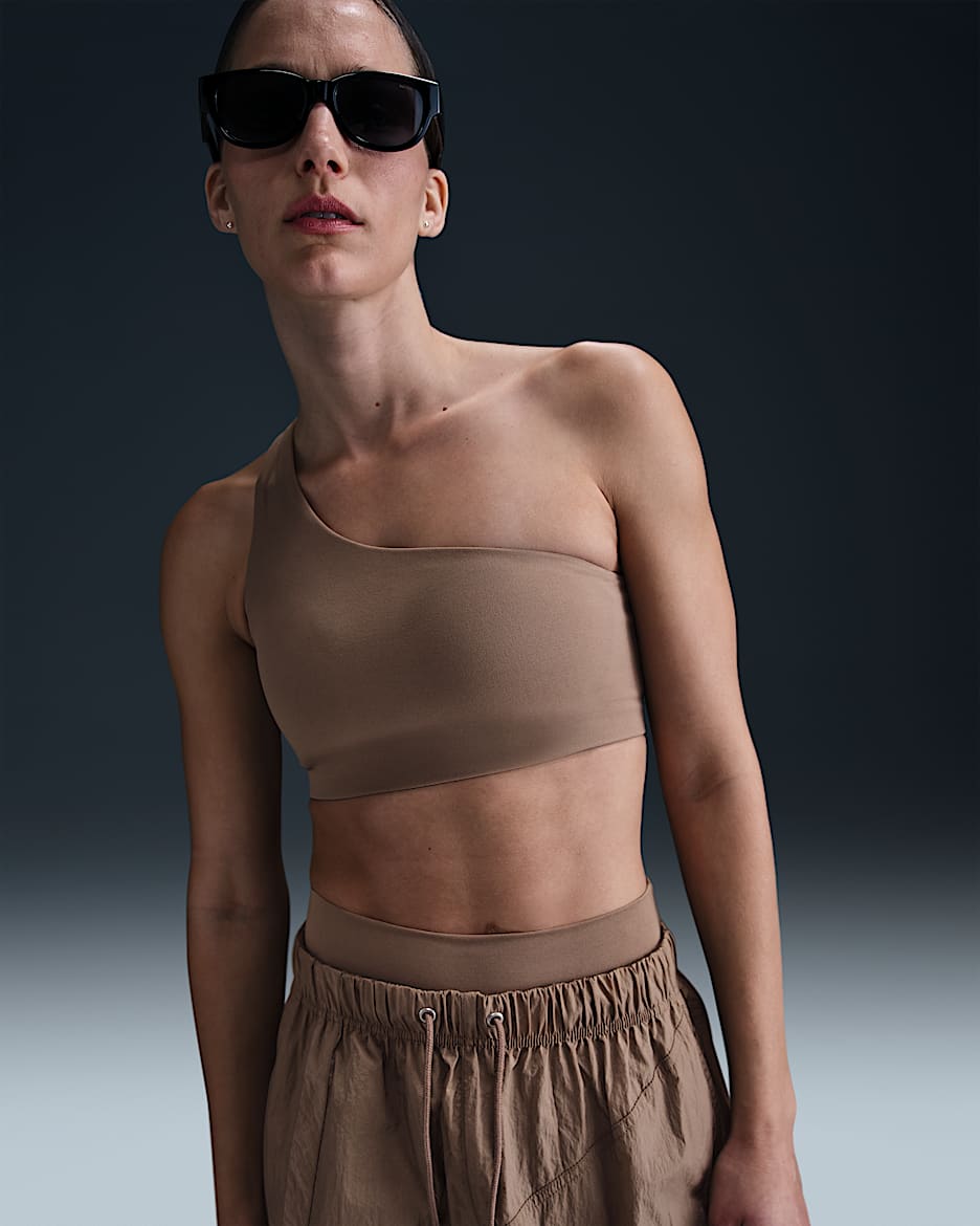 Bra deportivo de baja sujeción con almohadillas para mujer Nike Zenvy Asymmetrical - Marrón visón/Blanco