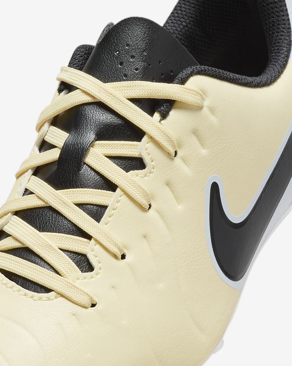 Nike Jr. Tiempo Legend 10 Club Botes de futbol de perfil baix per a terrenys diversos - Nen/a i nen/a petit/a - Lemonade/Metallic Gold Coin/Negre