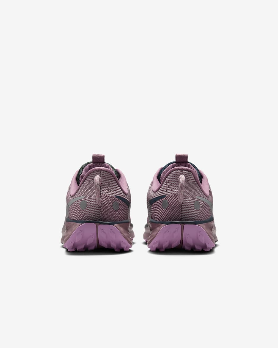 Nike Pegasus Trail 5 Traillaufschuh (ältere Kinder) - Plum Dust/Platinum Violet/Beyond Pink/Metallic Silver