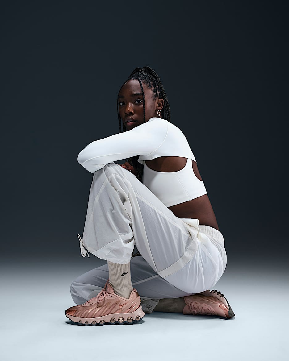 ナイキ エア マックス Dn8 ウィメンズシューズ - メタリックレッドブロンズ/パーティクルベージュ/ヘンプ/ブラック