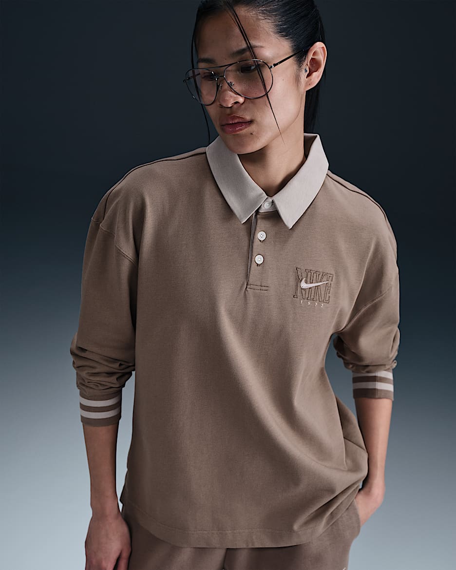 Polo de manga larga oversized para mujer Nike Sportswear Essential - Marrón visón/Gris universitario