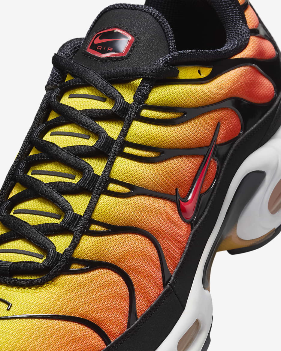 Tenis para hombre Nike Air Max Plus - Negro/Cerámica brillante/Resina/Pimiento