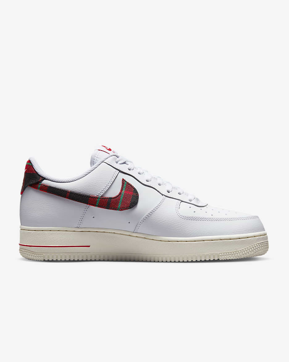 Nike Air Force 1 '07 LV8 Men's Shoes - White/Stadium Green/Pale Ivory/University Red