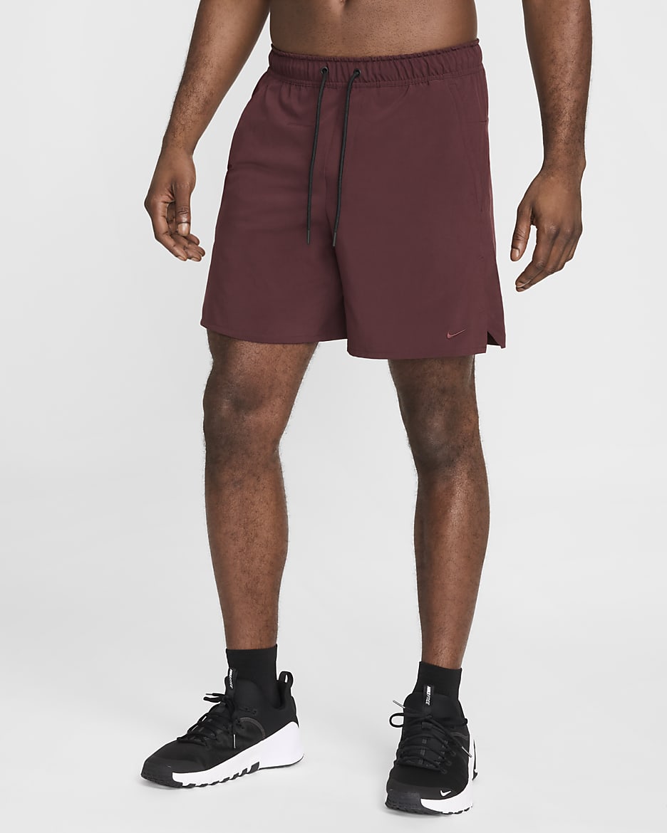 Shorts versatili Dri-FIT non foderati 18 cm Nike Unlimited – Uomo - Burgundy Crush/Nero/Burgundy Crush