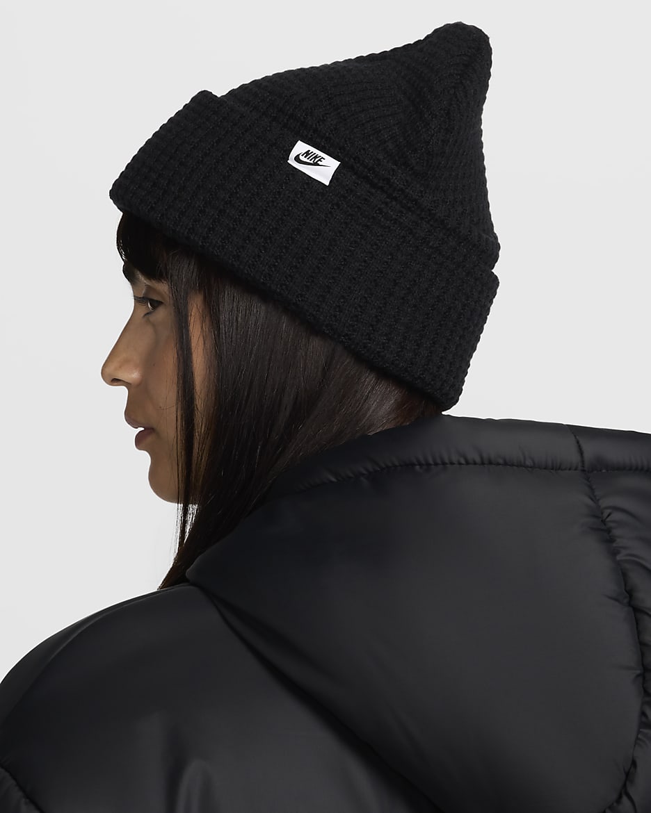 Nike Peak Waffle-Knit Beanie - Black