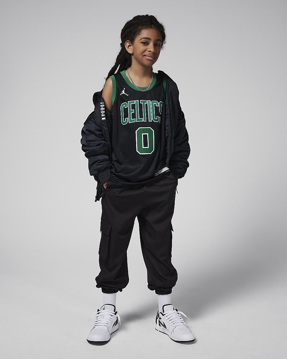 Boston Celtics Statement Edition Older Kids' Nike Dri-FIT Swingman Jersey - Black