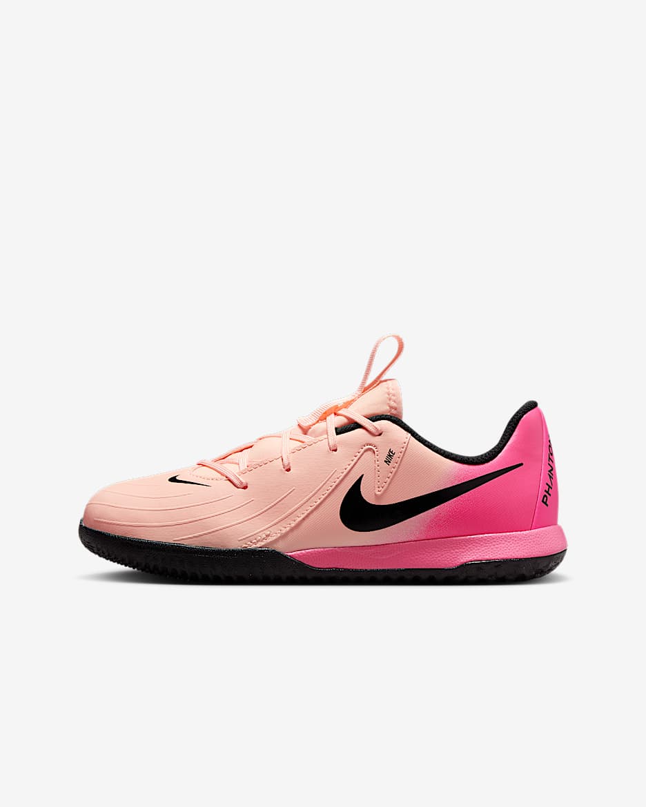 Tacos de fútbol IC para niños talla pequeña/grande Nike Jr. Phantom GX 2 Academy - Tinte carmesí/Avalancha rosa/Negro