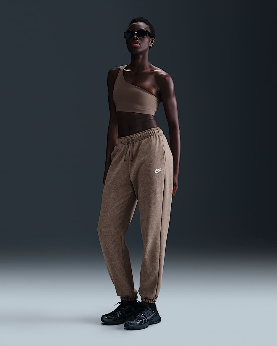Nike Sportswear Club Fleece Women's Mid-Rise Oversized Tracksuit Bottoms - Mink Brown/Heather/White