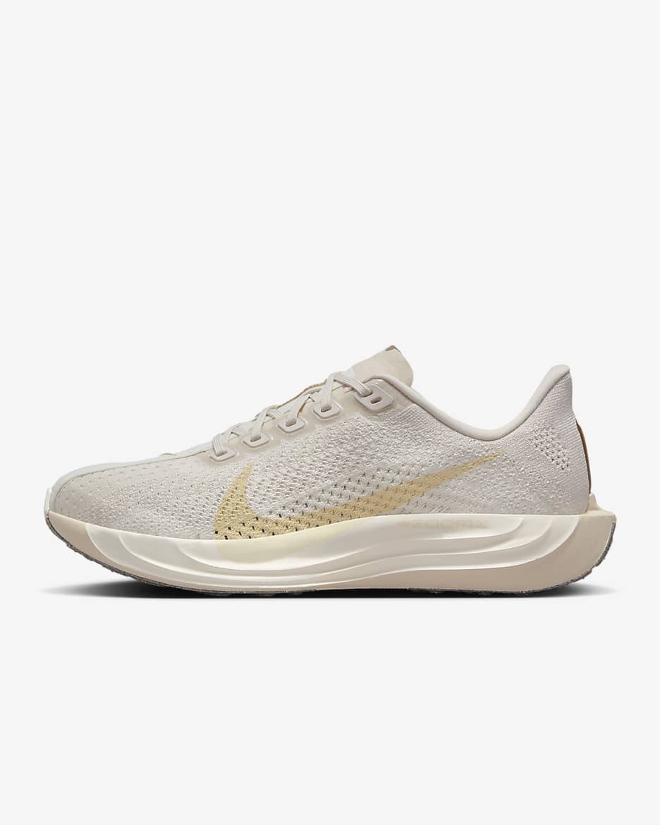 Γυναικεία παπούτσια για τρέξιμο σε δρόμο Nike Pegasus Plus - Light Orewood Brown/Sail/Gum Light Brown/Coconut Milk