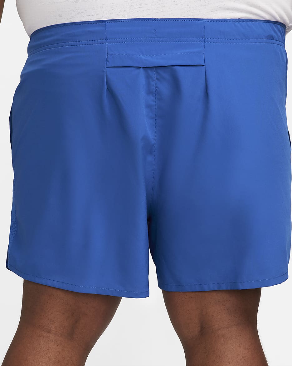 Shorts de correr Dri-FIT de 13 cm con forro de ropa interior para hombre Nike Challenger - Royal juego/Royal juego/Negro