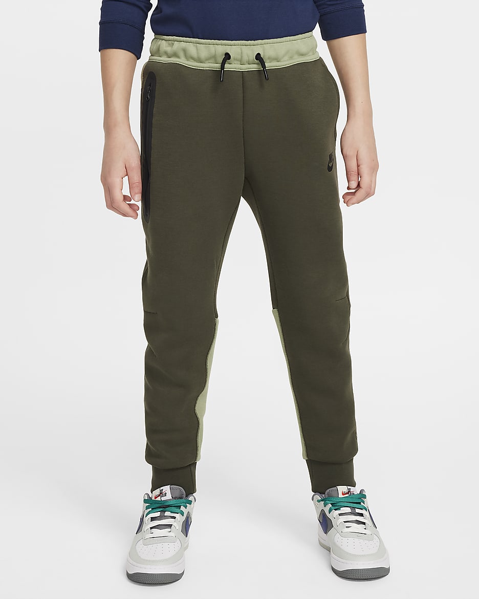 Nike Sportswear Tech Fleece Older Kids' (Boys') Trousers - Cargo Khaki/Oil Green/Black/Black