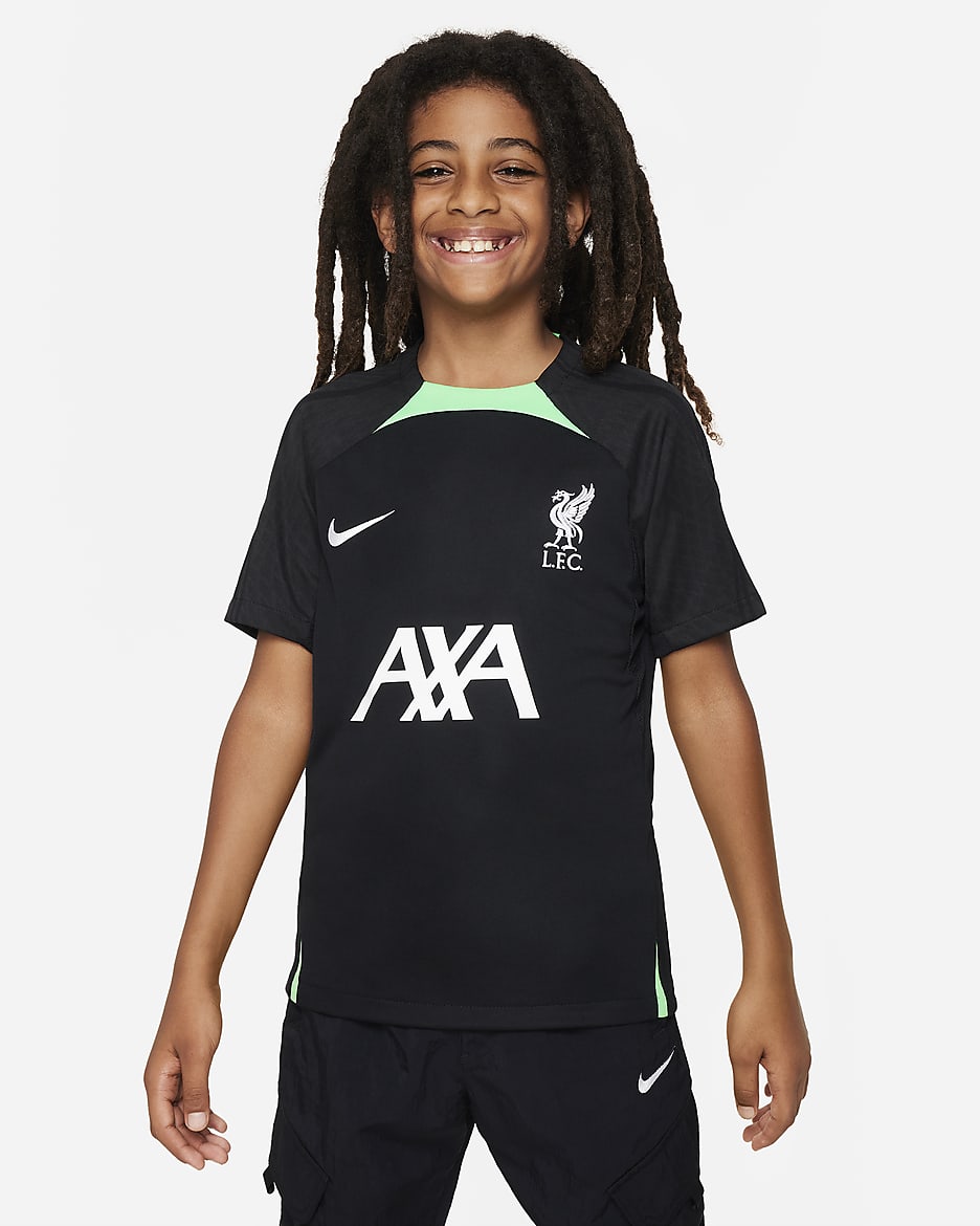 Liverpool F.C. Strike Older Kids' Nike Dri-FIT Knit Football Top. Nike IL