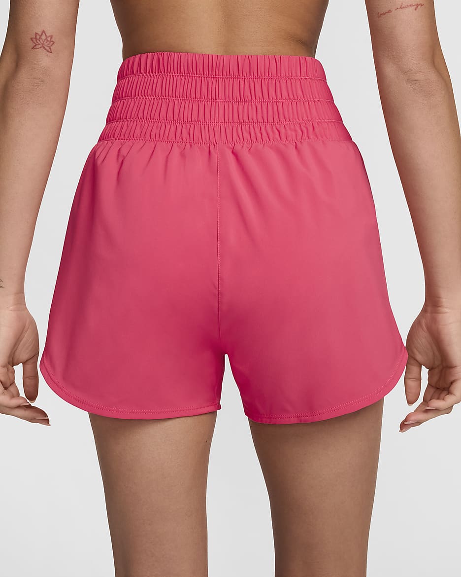 Shorts con forro de ropa interior Dri-FIT de tiro ultraalto de 8 cm para mujer Nike One - Rosa margarita