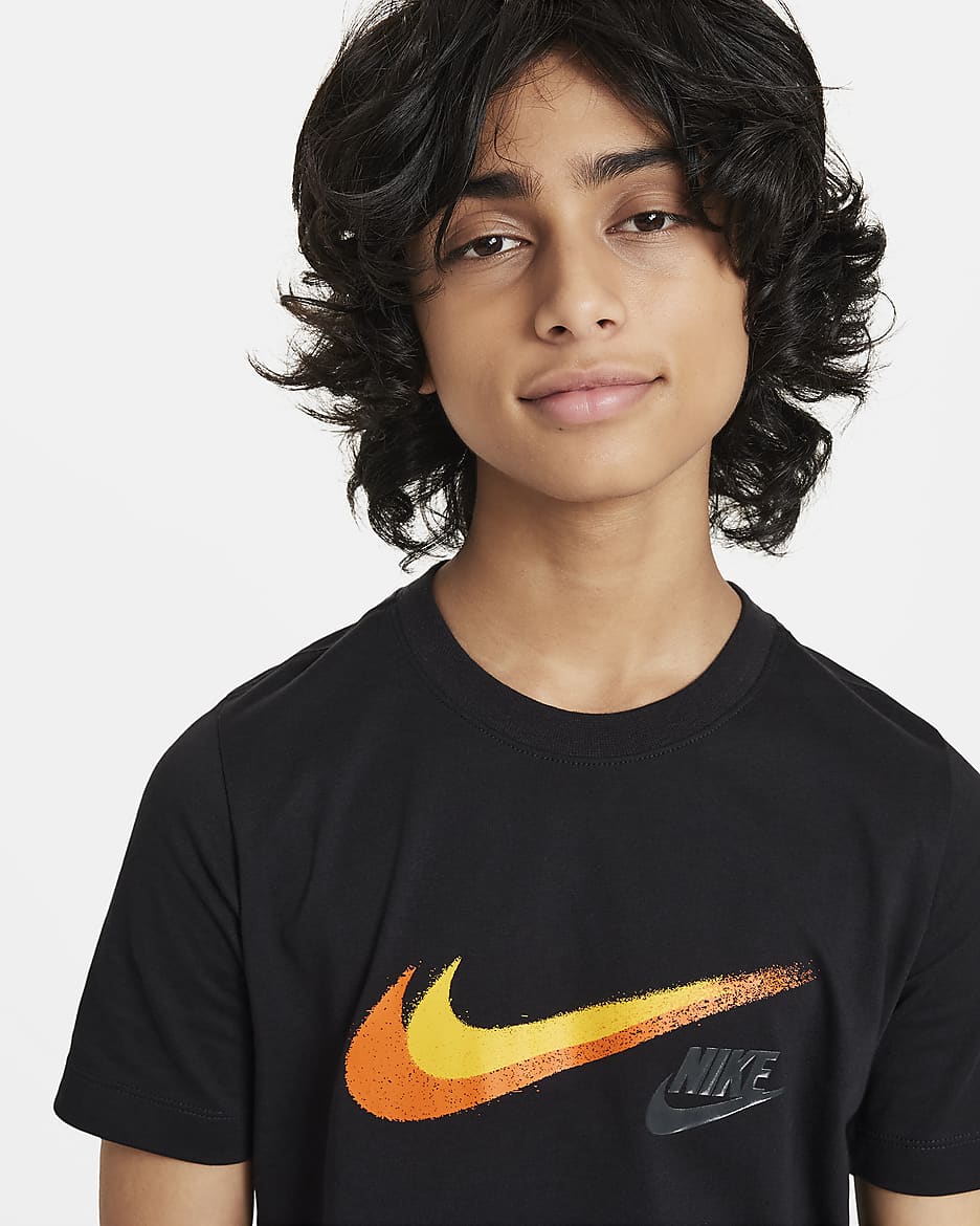 Nike Sportswear Older Kids' (Boys') Graphic T-Shirt - Black