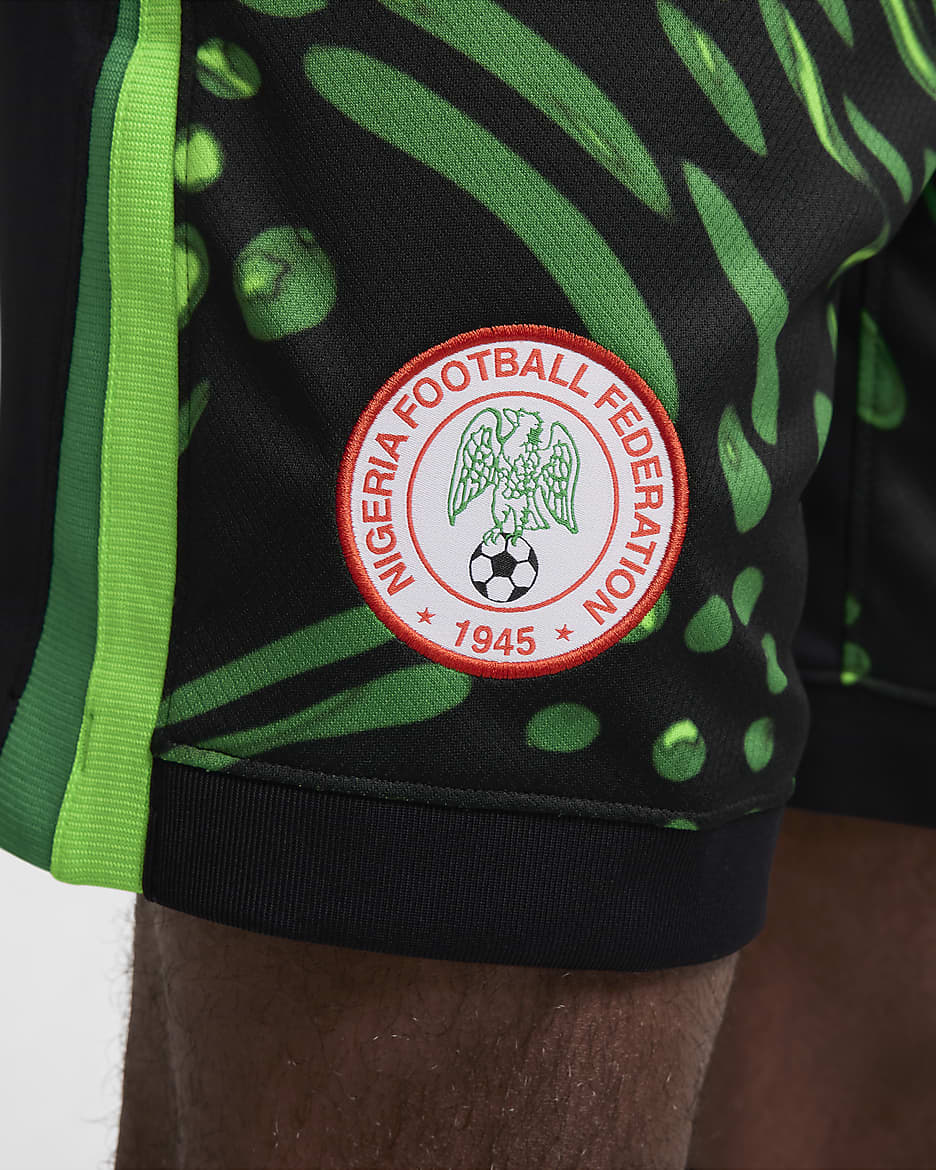 Pánské venkovní fotbalové kraťasy Nike Dri-FIT Replica Nigérie 2024 Stadium - Černá/Lucky Green/Bílá