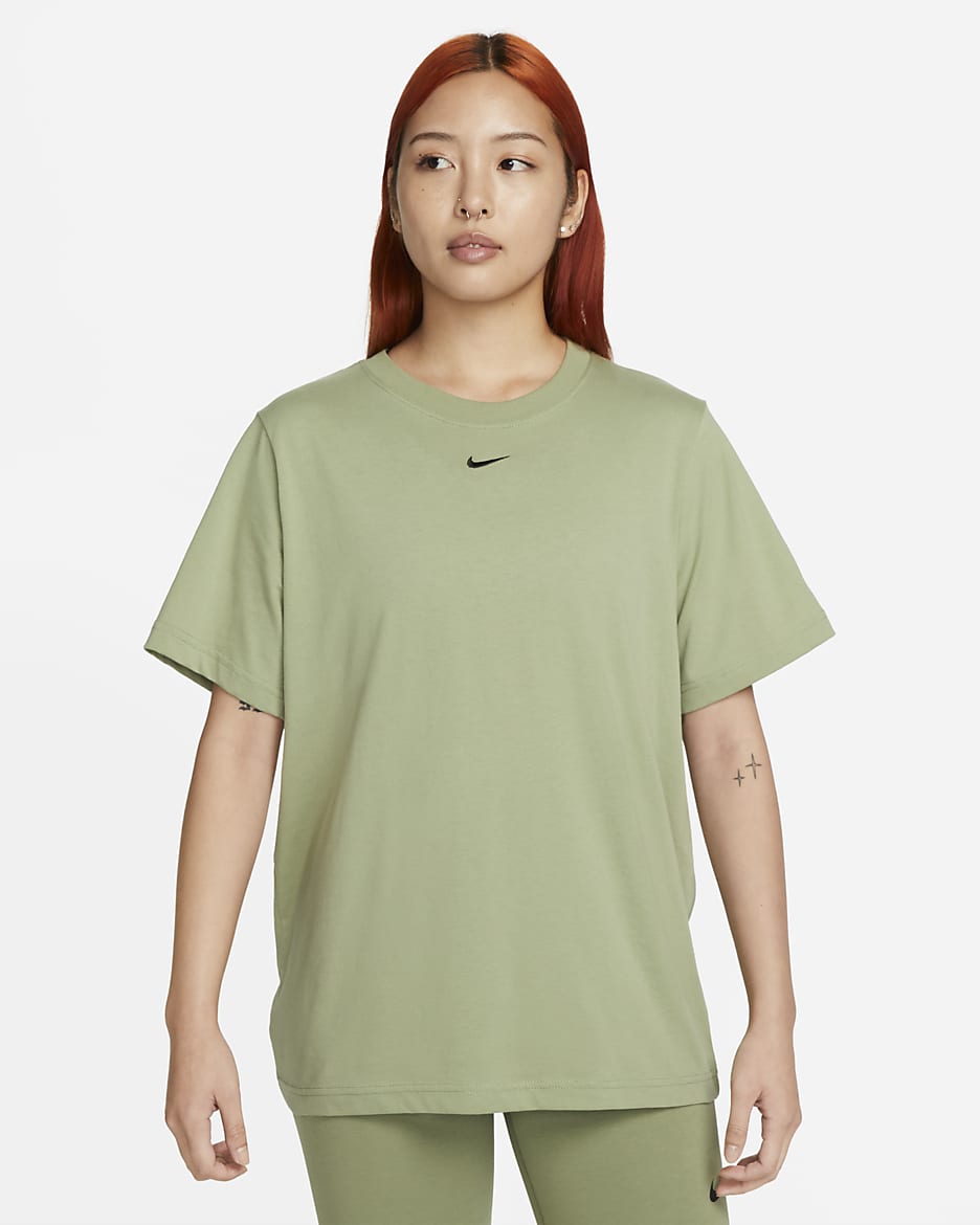 Nike Sportswear 女款 T 恤 - Oil Green/黑色