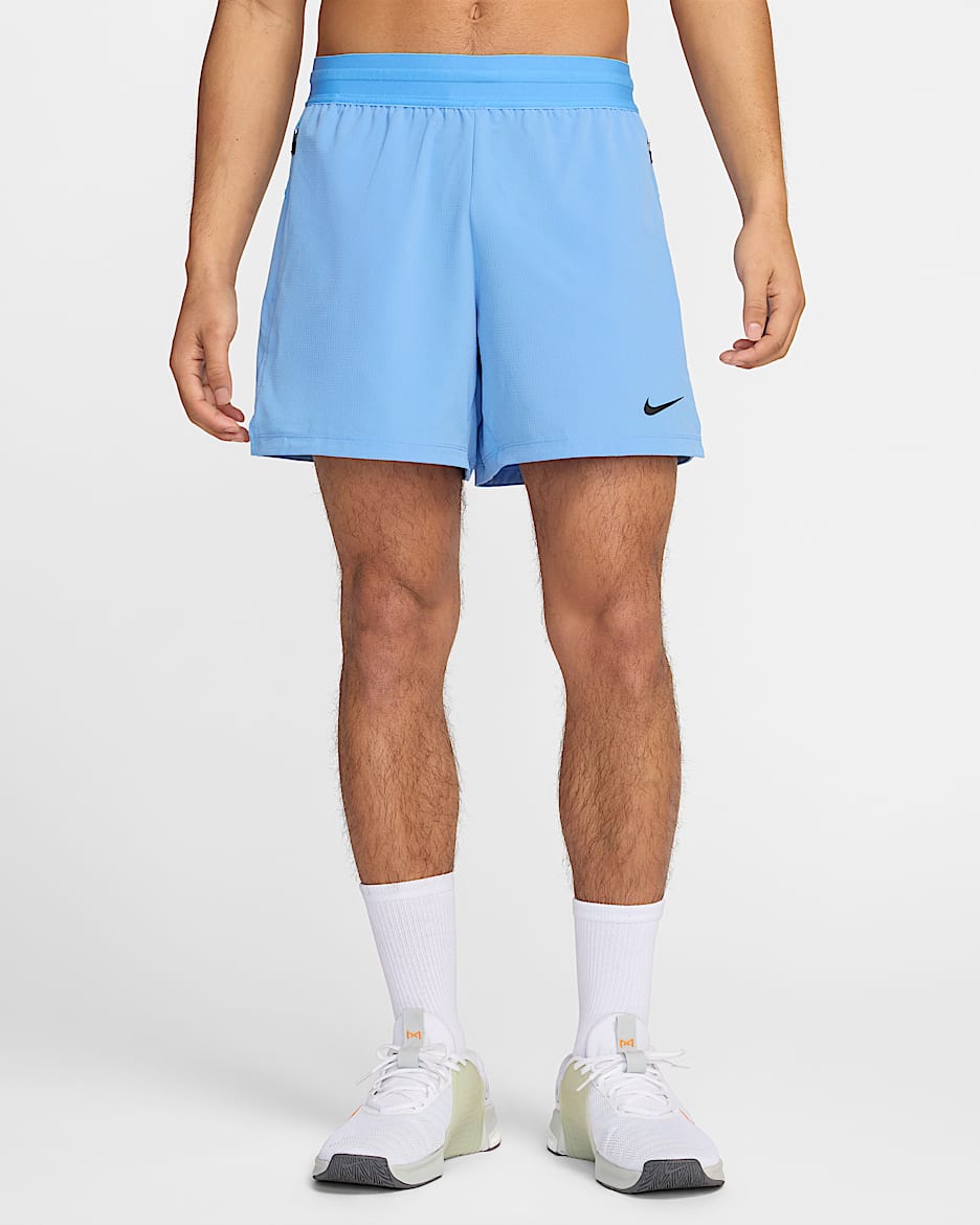 Shorts de fitness Dri-FIT sin forro de 13 cm para hombre Nike Flex Rep - Azul universitario/Negro/Negro