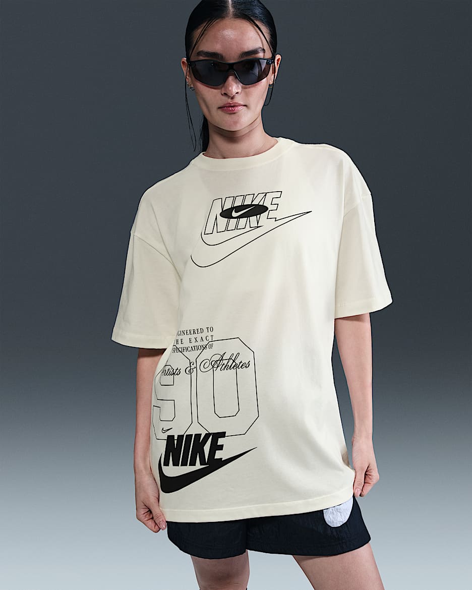 เสื้อยืดผู้หญิงขนาดโอเวอร์ไซส์ Nike Sportswear - Sail