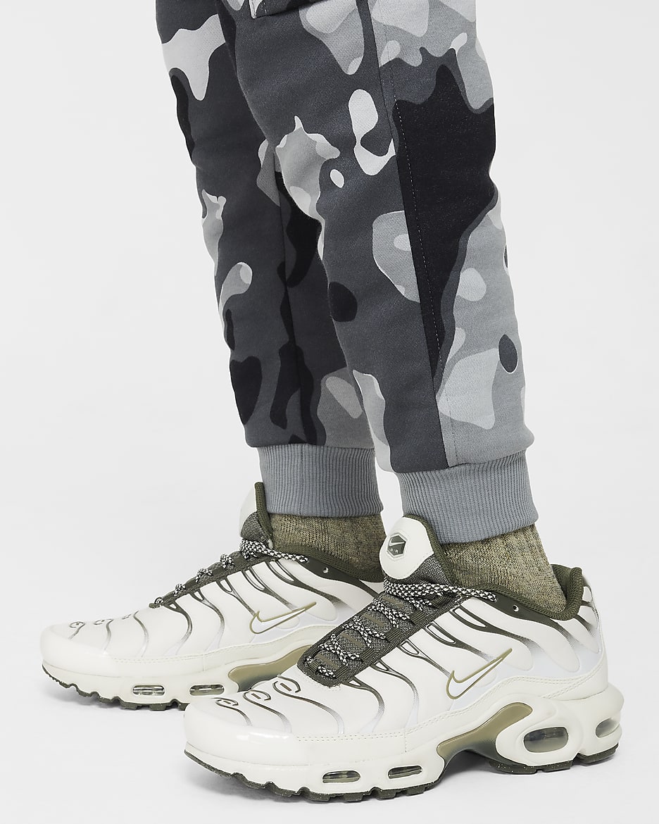 Pantaloni cargo camo Nike Sportswear Club Fleece – Ragazzo/a - Smoke Grey/Bianco