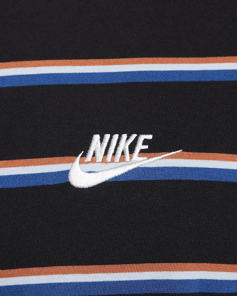 Nike Sportswear Club Men's T-Shirt - Black/Burnt Sunrise