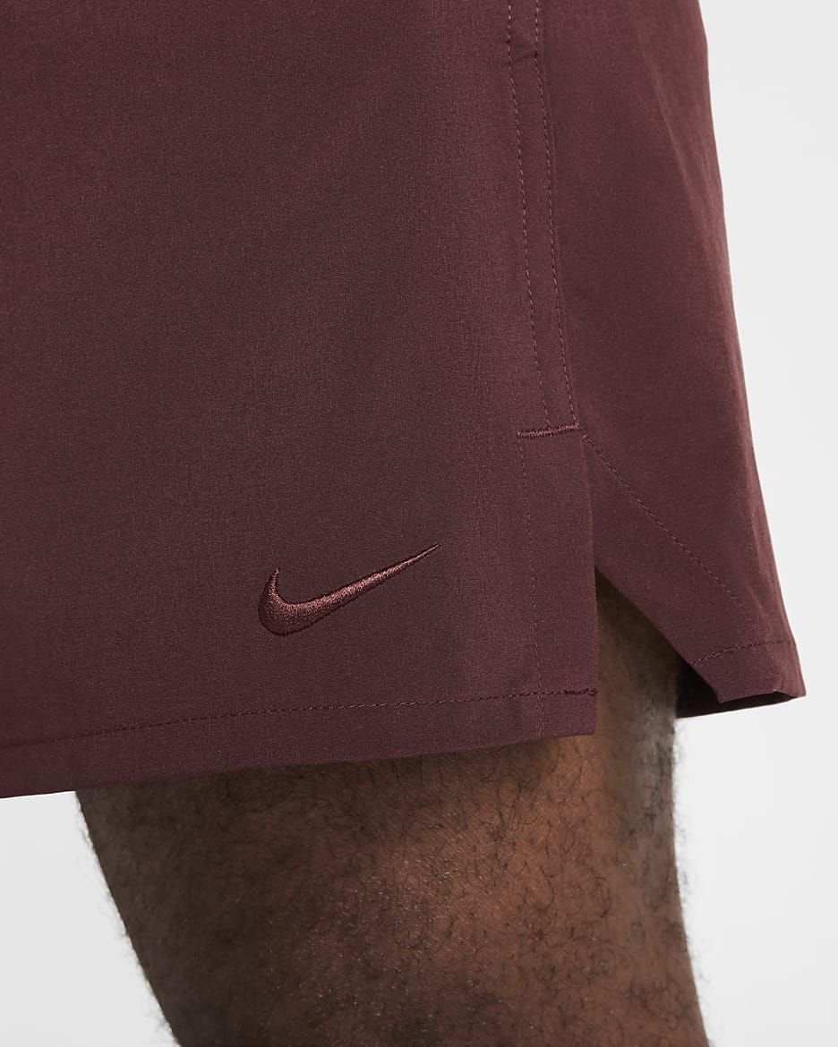 Shorts versatili Dri-FIT non foderati 18 cm Nike Unlimited – Uomo - Burgundy Crush/Nero/Burgundy Crush