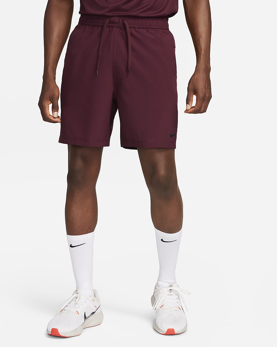 กางเกงขาสั้นอเนกประสงค์ 7 นิ้วไม่มีซับในผู้ชาย Nike Dri-FIT Form - Night Maroon/ดำ