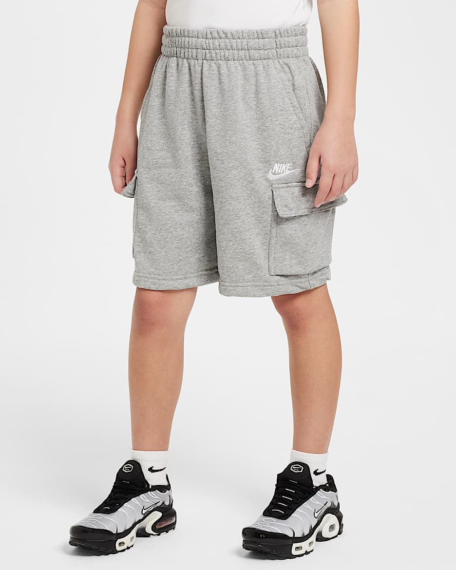 Shorts cargo de French Terry para niños talla grande Nike Sportswear Club - Gris oscuro jaspeado/Gris básico/Blanco
