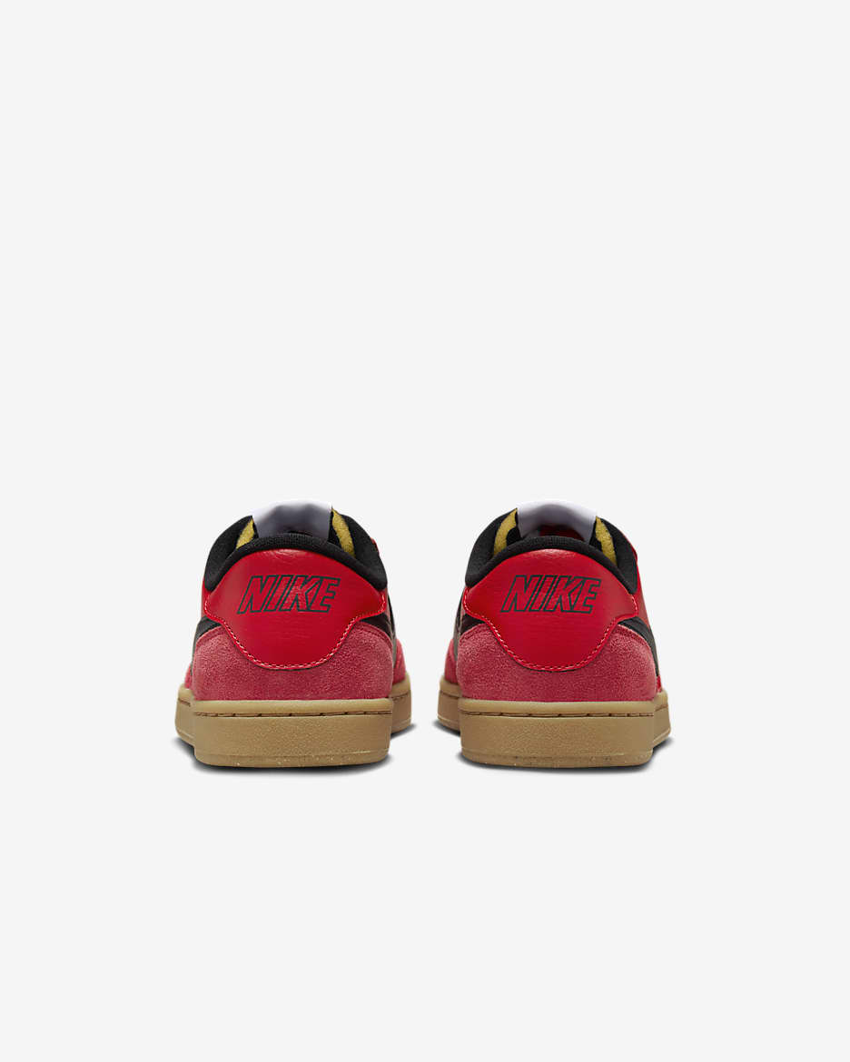 Nike SB FC Classic Sabatilles de skateboard - University Red/Blanc/Gum Light Brown/Negre