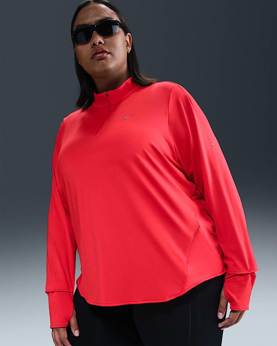 Playera de correr Dri-FIT UV de cierre de 1/4 para mujer (talla grande) Nike Swift - Carmesí claro