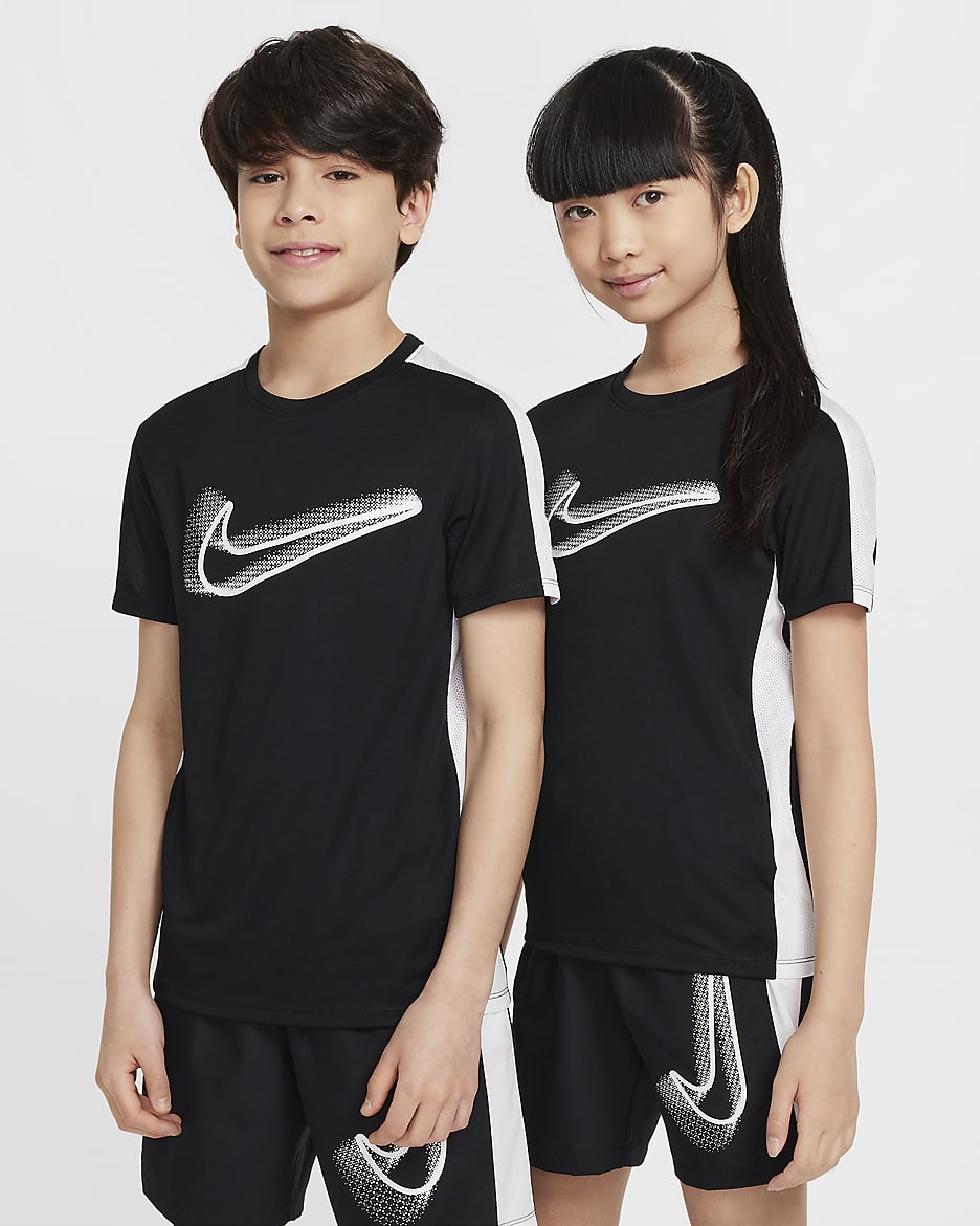 Playera de fútbol Dri-FIT para niños talla grande Nike Academy23 - Negro/Blanco/Blanco