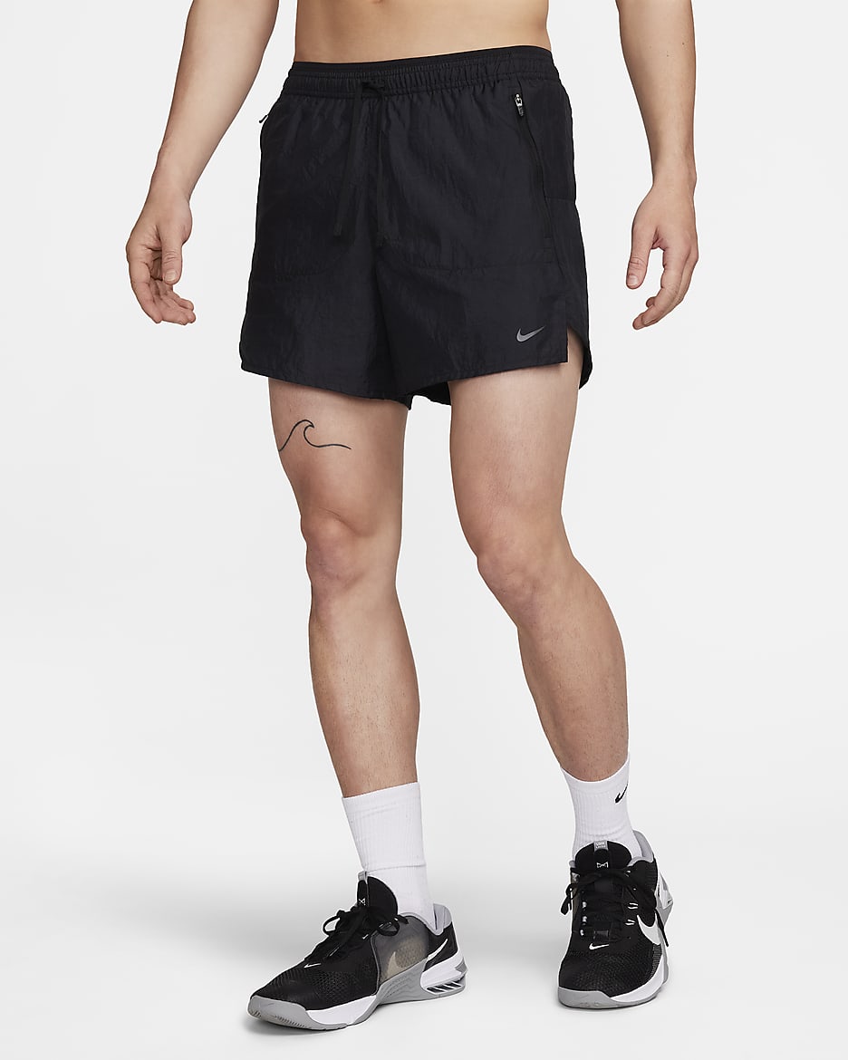 ナイキ ストライド ランニング ディビジョン メンズ Dri-FIT 13cm ランニングショートパンツ (インナー付き) - ブラック/ブラック